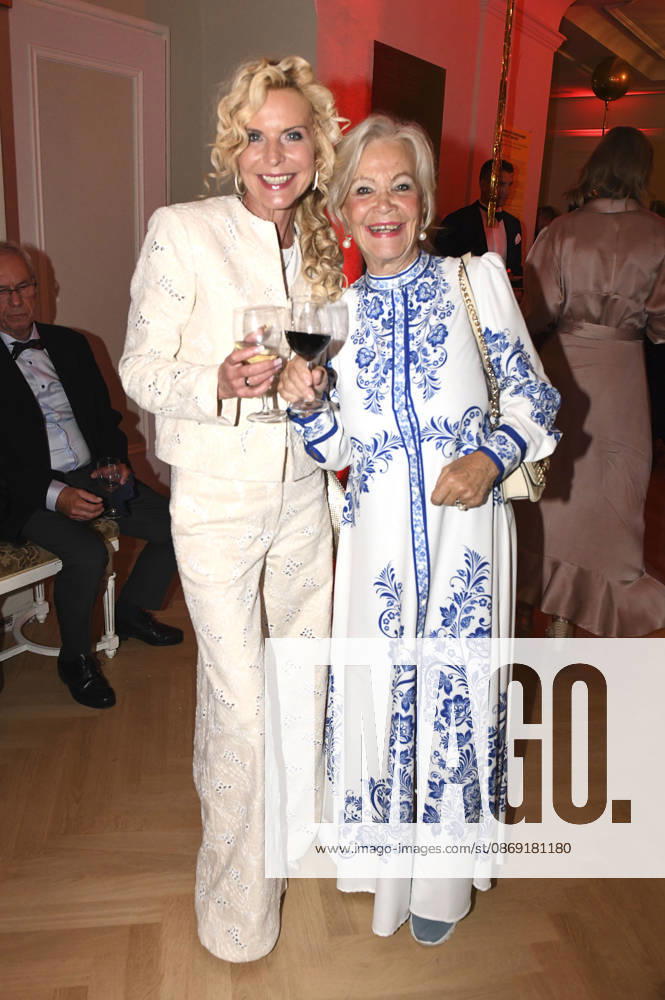 Victoria Herrmann and Dorit Gäbler at the 18 Hope Gala 2026 at the Schauspielhaus Dresden, October 10, 2026 Foto:xM.xFischerx xFuturexImagex hope_6124