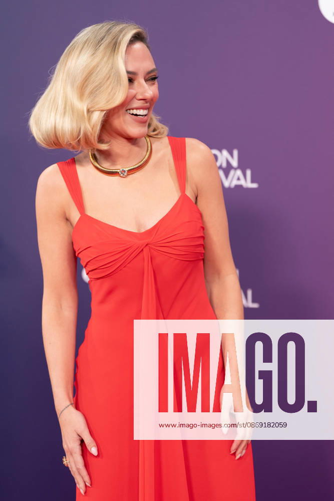Scarlett Johansson attends the premiere of Paper Tiger during the 70th BFI London Film Festival at the Royal Festival Hall. London United Kingdom - ZUMAs197 20261010_aaa_s197_812