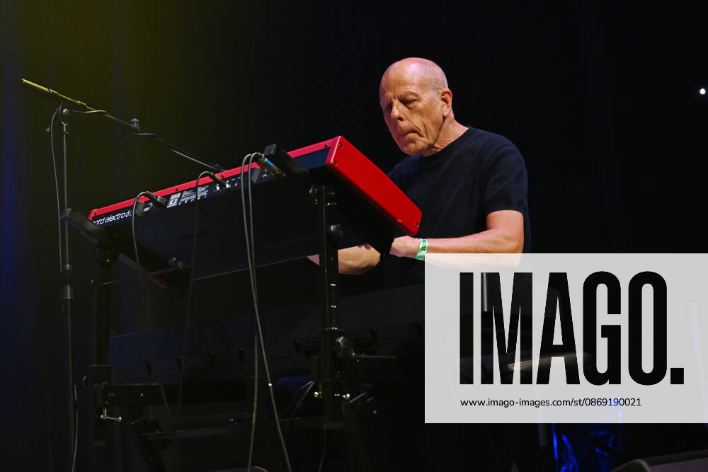 ˜Gene performing at Roundhouse, London LONDON, ENGLAND - OCTOBER 10: Mick Talbot of ˜Gene performing at Roundhouse, Chalk Farm on October 10 in London, England. CAP MAR MAR Great Britain UK