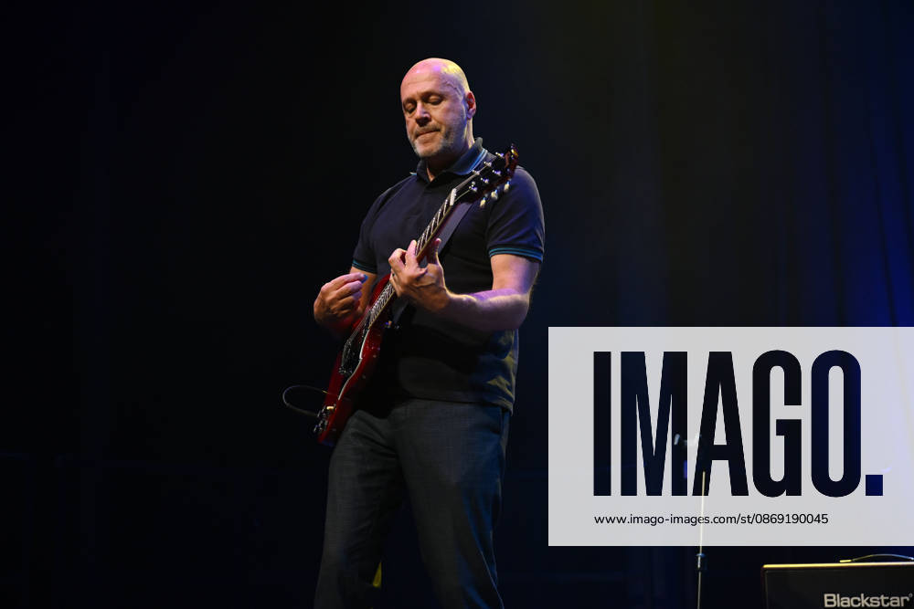 ˜Gene performing at Roundhouse, London LONDON, ENGLAND - OCTOBER 10: Steve Mason of ˜Gene performing at Roundhouse, Chalk Farm on October 10 in London, England. CAP MAR MAR Great Britain UK