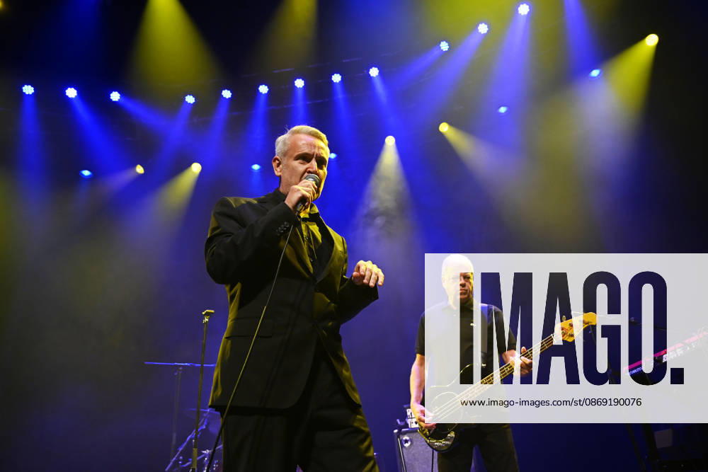 ˜Gene performing at Roundhouse, London LONDON, ENGLAND - OCTOBER 10: Martin Rossiter and Kevin Miles of ˜Gene performing at Roundhouse, Chalk Farm on October 10 in London, England. CAP MAR MAR Great Britain UK