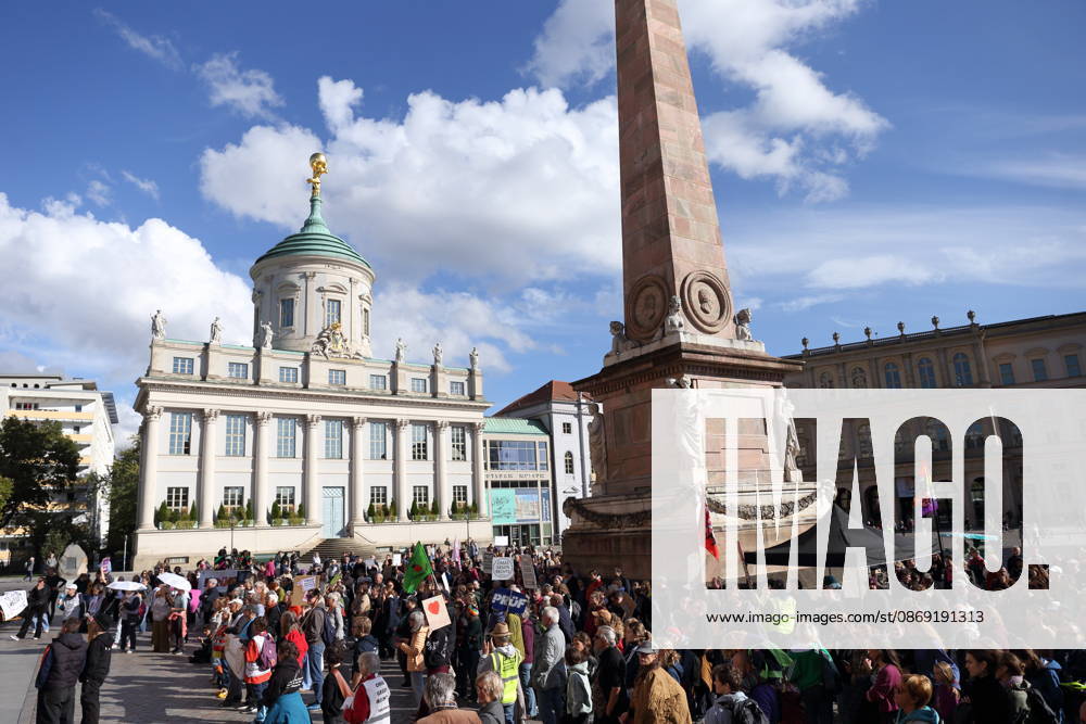 Protesters stand on the Alter Markt during a demonstration calling for the Federal Constitutional Court to review far-right parties, Potsdam, October 10, 2026 Protest in Potsdam