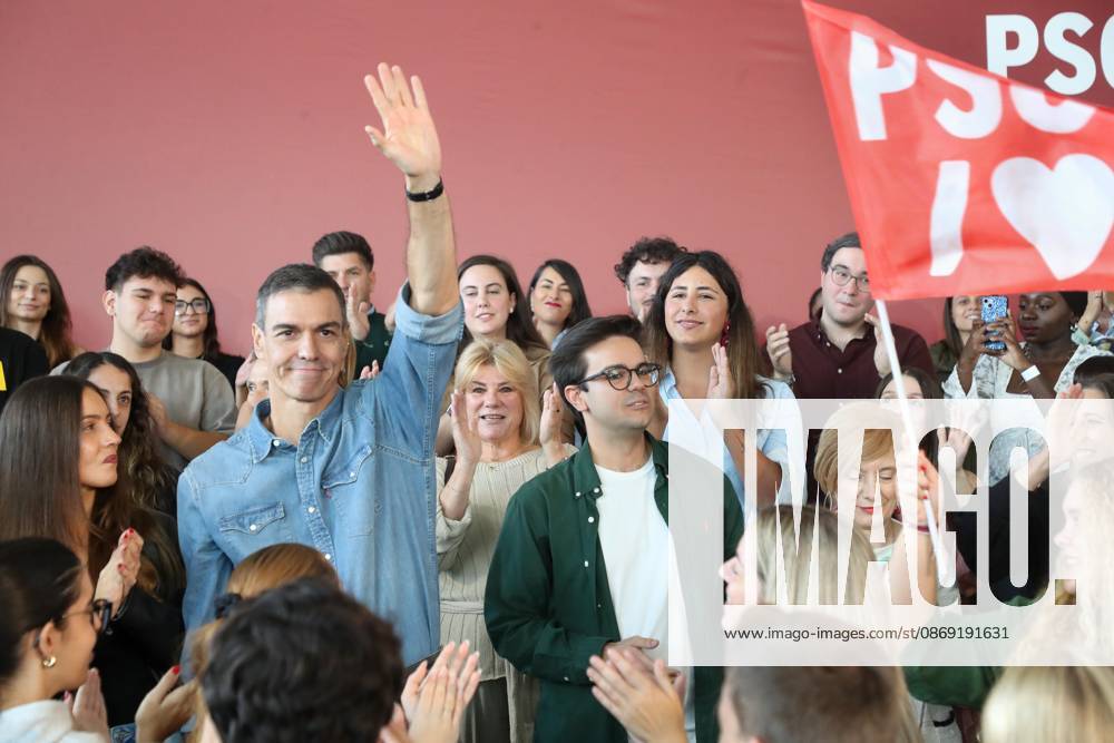 Pedro Sánchez Speaks at a Pre-Campaign Event in Ponferrada, León The Secretary-General of the PSOE and Prime Minister, Pedro Sánchez, during a PSOE pre-campaign event at La Térmica Cultural in Ponferrada on October 11, 2026, in Ponferrada, León, Castile and León, Spain. The Prime Minister and Secretary-General of the PSOE, Pedro Sánchez, kicked off the pre-campaign for the general election on November 29 this weekend with two events: on Saturday in Dos Hermanas, Seville, and today in Ponferrada, León, at the Térmica Cultural of the Energy Foundation, October 11, 2026, Ponferrada, León, Castile and León, Spain