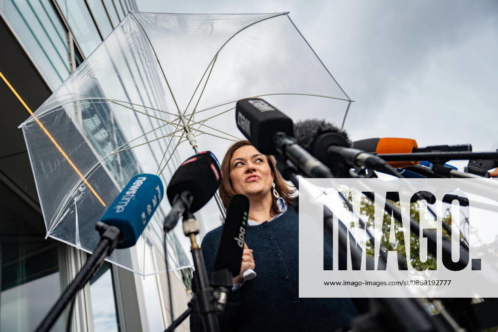 CDU Secretary General Franziska Hoppermann issues a press statement at the start of the closed-door meeting. CDU Germany Executive Committee Closed-Door Meeting in Berlin, October 2026, Berlin, Berlin, Germany, Konrad Adenauer House