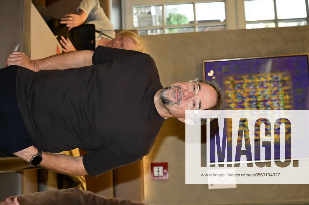Jan Josef Liefers at the opening of the exhibition *Goldener Reigen* by Jens Christian Wittig at Kastenmeiers in the Taschenbergpalais in Dresden, Dresden