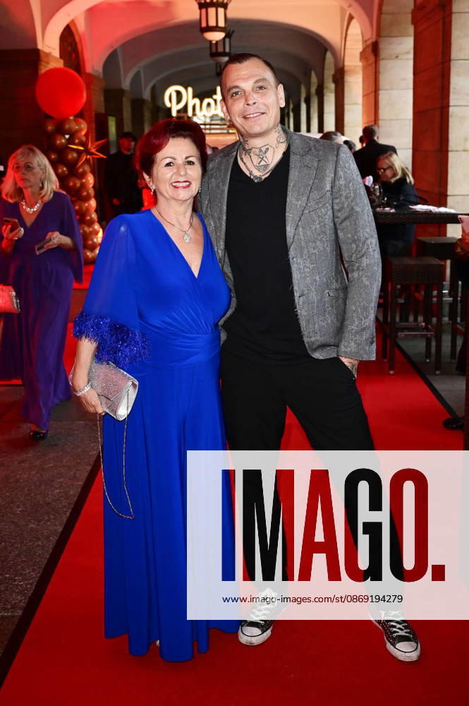 Viola Klein and Philipp Burger at the 18th Hope Gala 2026 at the Schauspielhaus Dresden, October 10, 2026 Foto:xM.xWehnertx xFuturexImagex hope_6199