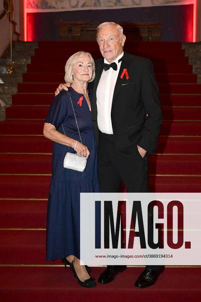 Eduard Geyer with his wife, Angelika Geyer, at the 18 Hope Gala 2026 at the Schauspielhaus Dresden, October 10, 2026 Foto:xM.xWehnertx xFuturexImagex hope_6228