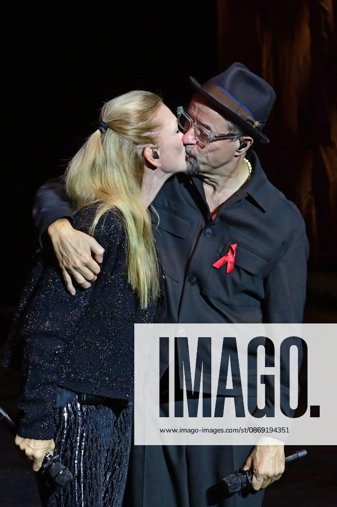 Anna Loos and Jan Josef Liefers at the 18th Hope Gala 2026 at the Schauspielhaus Dresden, October 10, 2026 Foto:xM.xWehnertx xFuturexImagex hope_6253