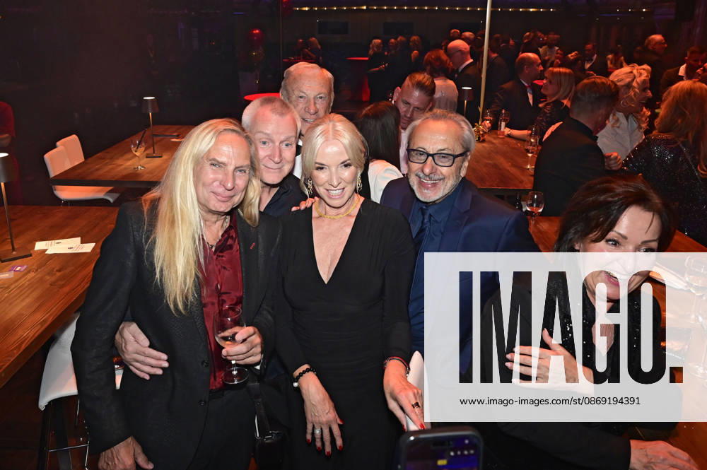 Uwe Hassbecker, Dirk Michaelis, Angelika Geyer, Eduard Geyer, Wolfgang Stumph, and Ute Freudenberg at the 18th Hope Gala 2026 at the Schauspielhaus Dresden, October 10, 2026 Foto:xM.xWehnertx xFuturexImagex hope_6282