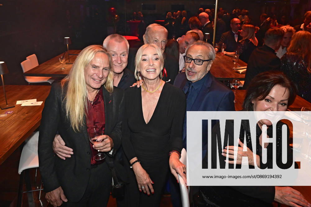 Uwe Hassbecker, Dirk Michaelis, Angelika Geyer, Eduard Geyer, Wolfgang Stumph, and Ute Freudenberg at the 18th Hope Gala 2026 at the Schauspielhaus Dresden, October 10, 2026 Foto:xM.xWehnertx xFuturexImagex hope_6283