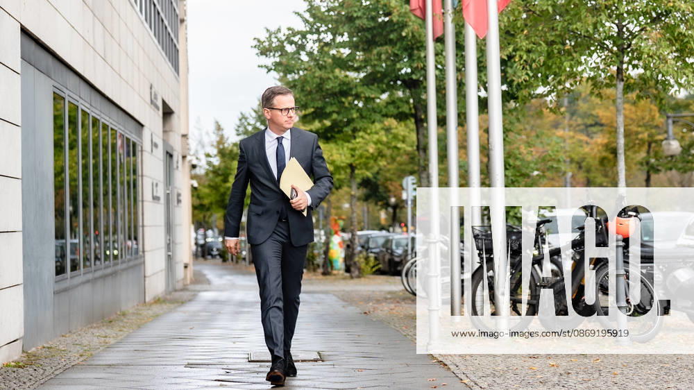 Carsten Linnemann, Federal Minister of Health, upon his arrival at the Konrad Adenauer House for the CDU of Germany’s Executive Committee Retreat in Berlin, October 2026, Berlin, Berlin, Germany, Konrad Adenauer House