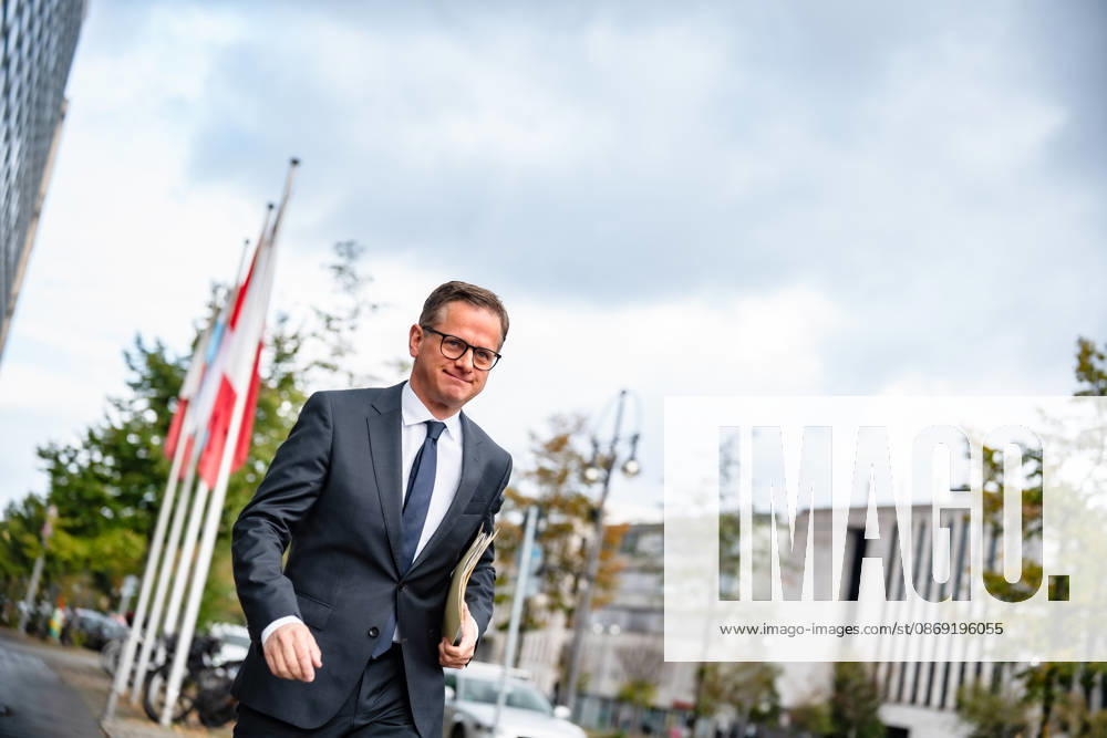 Carsten Linnemann, Federal Minister of Health, upon his arrival at the Konrad Adenauer House for the CDU of Germany’s Executive Committee Retreat in Berlin, October 2026, Berlin, Berlin, Germany, Konrad Adenauer House
