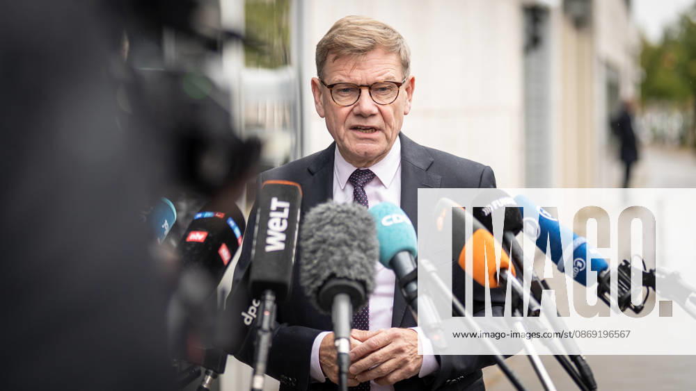 Johann Wadephul, Minister of Foreign Affairs, delivers a statement in front of the Konrad Adenauer House on current developments in Ukraine. CDU Germany Executive Committee Retreat in Berlin, October 2026, Berlin, Berlin, Germany, Konrad Adenauer House
