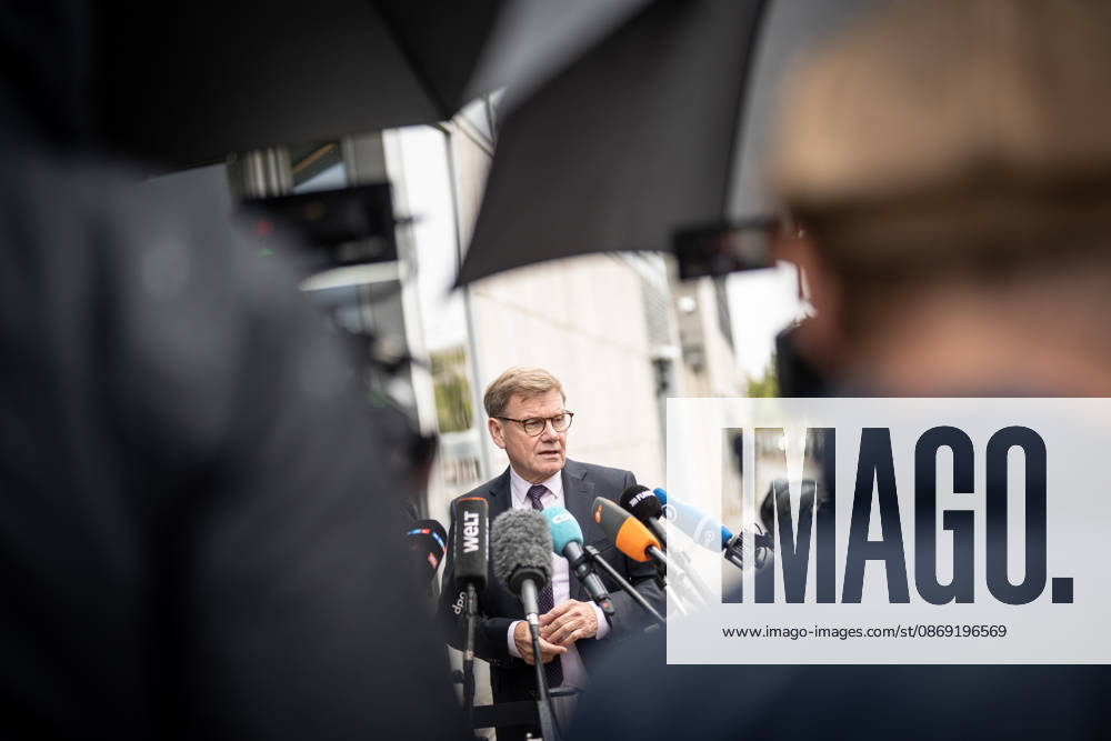 Johann Wadephul, Minister of Foreign Affairs, delivers a statement in front of the Konrad Adenauer House on current developments in Ukraine. CDU Germany Executive Committee Retreat in Berlin, October 2026, Berlin, Berlin, Germany, Konrad Adenauer House