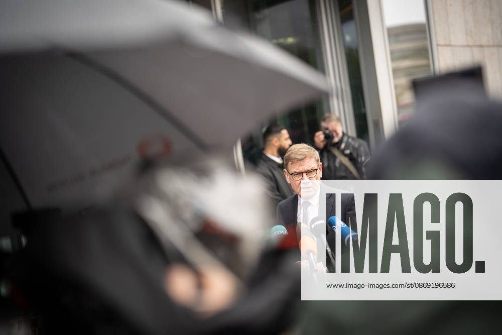 Johann Wadephul, Minister of Foreign Affairs, delivers a statement in front of the Konrad Adenauer House regarding current developments in Ukraine. CDU Germany Executive Committee Retreat in Berlin, October 2026, Berlin, Berlin, Germany, Konrad Adenauer House