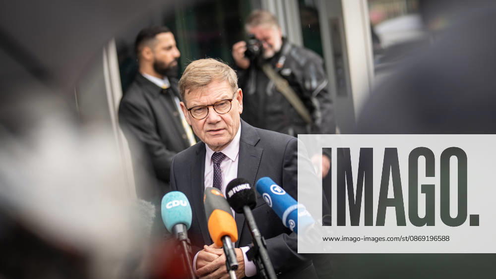 Johann Wadephul, Minister of Foreign Affairs, delivers a statement in front of the Konrad Adenauer House regarding current developments in Ukraine. CDU Germany Executive Committee Retreat in Berlin, October 2026, Berlin, Berlin, Germany, Konrad Adenauer House