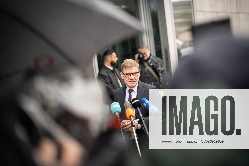 Johann Wadephul, Minister of Foreign Affairs, delivers a statement in front of the Konrad Adenauer House regarding current developments in Ukraine. CDU Germany Executive Committee Retreat in Berlin, October 2026, Berlin, Berlin, Germany, Konrad Adenauer House