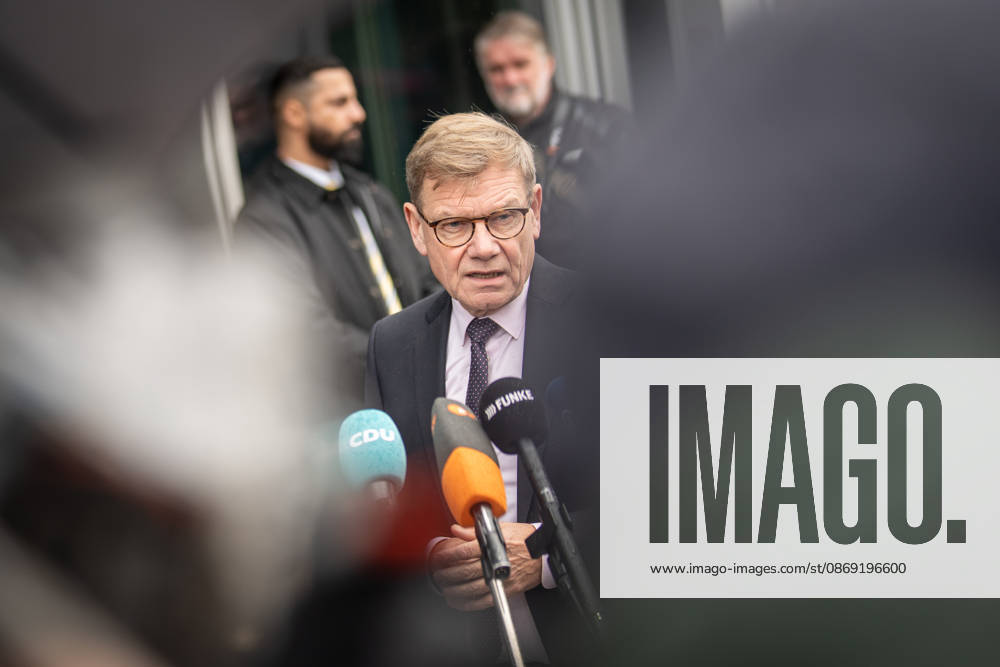 Johann Wadephul, Minister of Foreign Affairs, delivers a statement in front of the Konrad Adenauer House regarding current developments in Ukraine. CDU Germany Executive Committee Retreat in Berlin, October 2026, Berlin, Berlin, Germany, Konrad Adenauer House