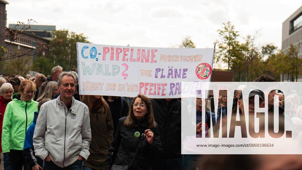 Protest Against CO2 Pipeline in Duisburg ** FOR ** ** On Saturday, October 11, 2026, demonstrators gathered at Duisburg Central Station to protest the planned CO2 pipeline. Duisburg. Copyright TobiasxStern