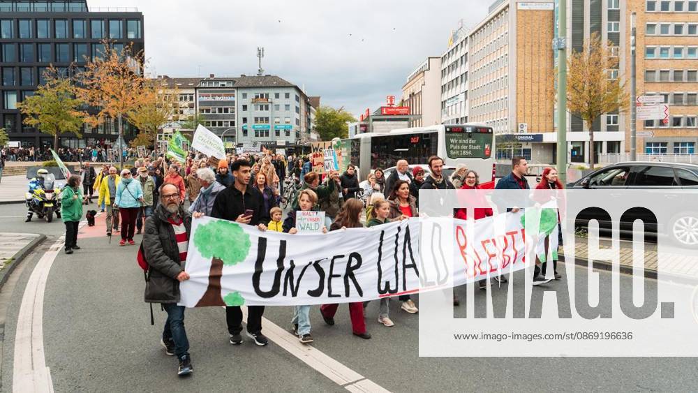 Protest Against CO2 Pipeline in Duisburg ** FOR ** ** On Saturday, October 11, 2026, demonstrators gathered at Duisburg Central Station to protest the planned CO2 pipeline. Duisburg. Copyright TobiasxStern