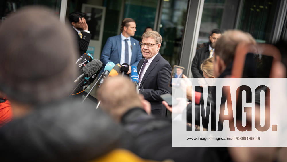 Johann Wadephul, Minister of Foreign Affairs, delivers a statement in front of the Konrad Adenauer House on current developments in Ukraine. CDU Germany Executive Committee Retreat in Berlin, October 2026, Berlin, Berlin, Germany, Konrad Adenauer House
