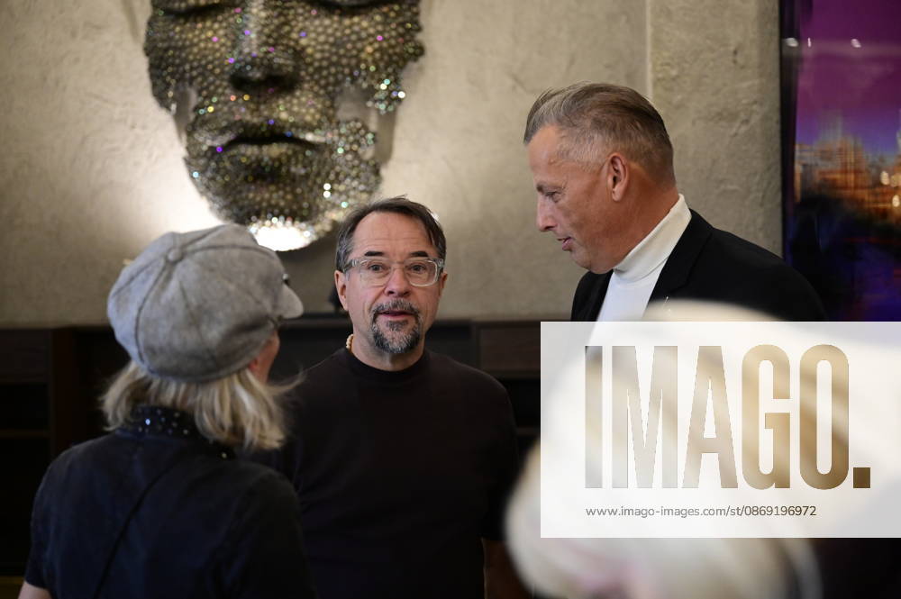 Annett Weise, Jan Josef Liefers, and Jens Christian Wittig at the opening of Jens Christian Wittig’s exhibition *Goldener Reigen* at Kastenmeiers in the Taschenbergpalais in Dresden, Dresden