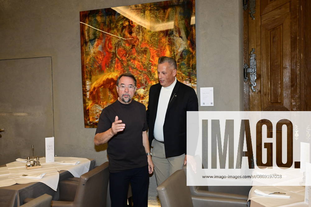 Jan Josef Liefers and Jens Christian Wittig at the opening of the exhibition *Goldener Reigen* by Jens Christian Wittig at Kastenmeiers in the Taschenbergpalais in Dresden, Dresden