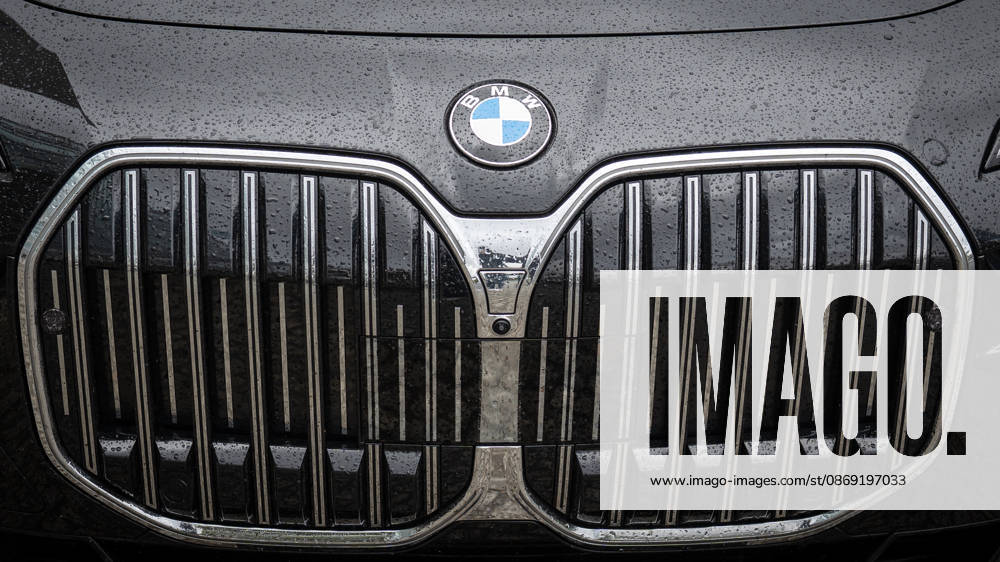 BMW official vehicles from Saxony-Anhalt, used by incumbent Minister President Sven Schulze and his security detail; cars belonging to the state government parked in front of the CDU Federal Headquarters following the Minister President’s arrival at the CDU of Germany’s Executive Committee Retreat in Berlin, October 2026, Berlin, Germany, Konrad Adenauer House