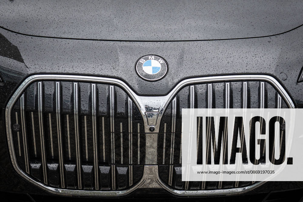 BMW official vehicles from Saxony-Anhalt, used by incumbent Minister President Sven Schulze and his security detail; cars belonging to the state government parked in front of the CDU Federal Headquarters following the Minister President’s arrival at the CDU of Germany’s Executive Committee Retreat in Berlin, October 2026, Berlin, Germany, Konrad Adenauer House