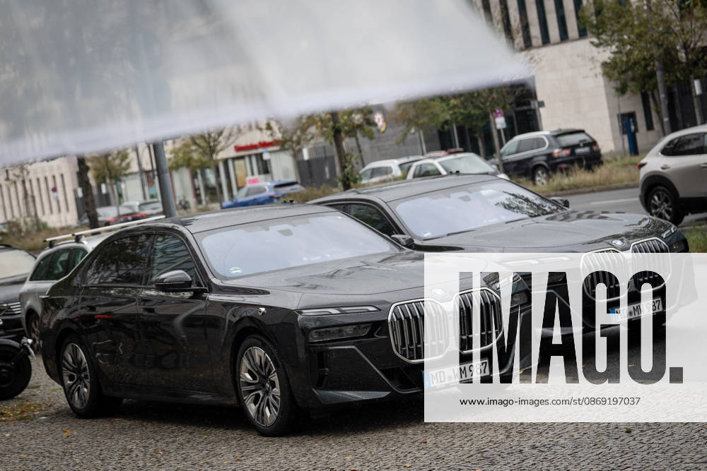 BMW official vehicles from Saxony-Anhalt, used by incumbent Minister President Sven Schulze and his security detail; cars belonging to the state government parked in front of the CDU Federal Headquarters following the Minister President’s arrival at the CDU of Germany’s Executive Committee Retreat in Berlin, October 2026, Berlin, Germany, Konrad Adenauer House