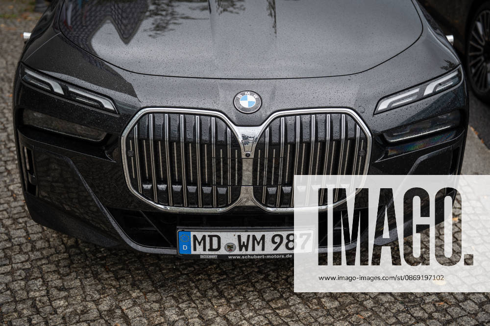 BMW official vehicles from Saxony-Anhalt, used by incumbent Minister President Sven Schulze and his security detail; state government cars parked in front of the CDU Federal Headquarters following the Minister President’s arrival at the CDU of Germany’s Executive Committee retreat in Berlin, October 2026, Berlin, Germany, Konrad Adenauer House