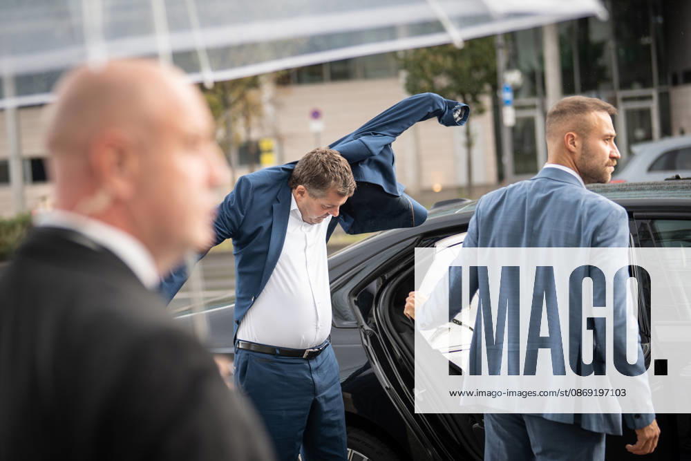 Sven Schulze, Minister-President and parliamentary group leader of Saxony-Anhalt, upon his arrival at the Konrad Adenauer House for the CDU Germany Executive Committee Retreat in Berlin, October 2026, Berlin, Berlin, Germany, Konrad Adenauer House