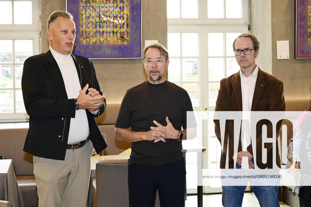 Jens Christian Wittig, Jan Josef Liefers, and Frank Stehr at the opening of Jens Christian Wittig’s exhibition *Goldener Reigen* at Kastenmeiers in the Taschenbergpalais in Dresden, October 11, 2026 Foto:xM.xWehnertx xFuturexImagex wittig_6002