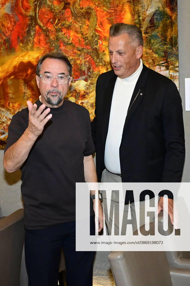Jan Josef Liefers and Jens Christian Wittig at the opening of Jens Christian Wittig’s exhibition *Goldener Reigen* at Kastenmeiers in the Taschenbergpalais in Dresden, October 11, 2026 Foto:xM.xWehnertx xFuturexImagex wittig_6011