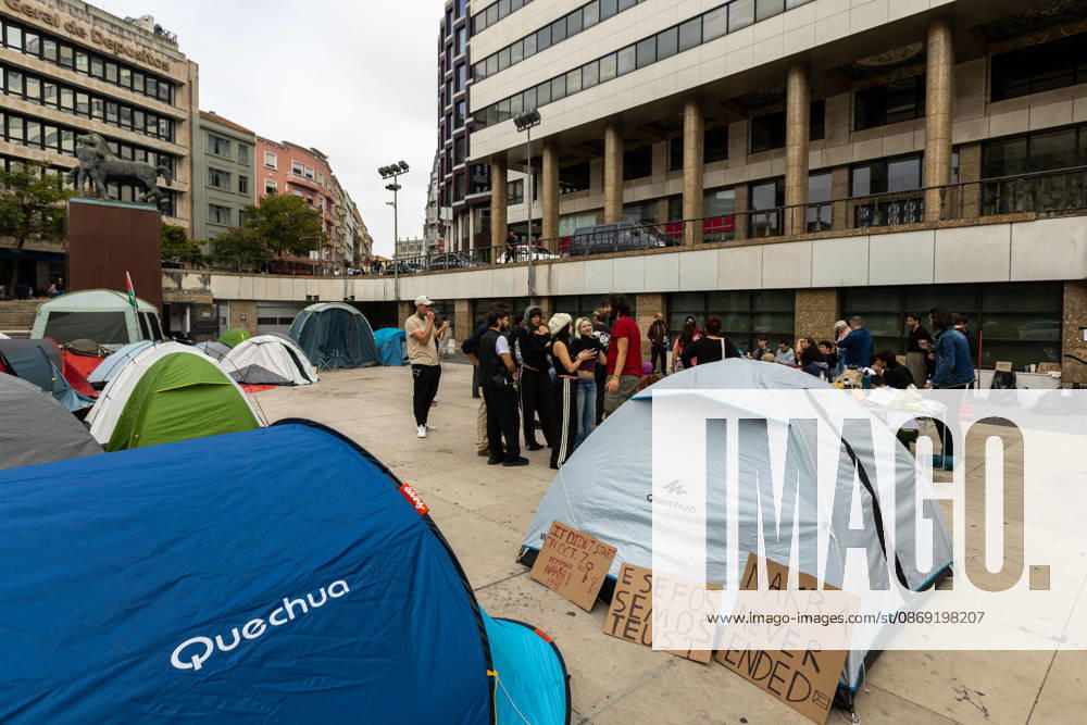 Participants of the Nao Da Mais Para Viver Assim movement maintain a protest camp in Praca D. Joao I after demonstrations against housing affordability, rising rents and the cost of living. Porto Portugal - ZUMAs197 20261011_aaa_s197_043