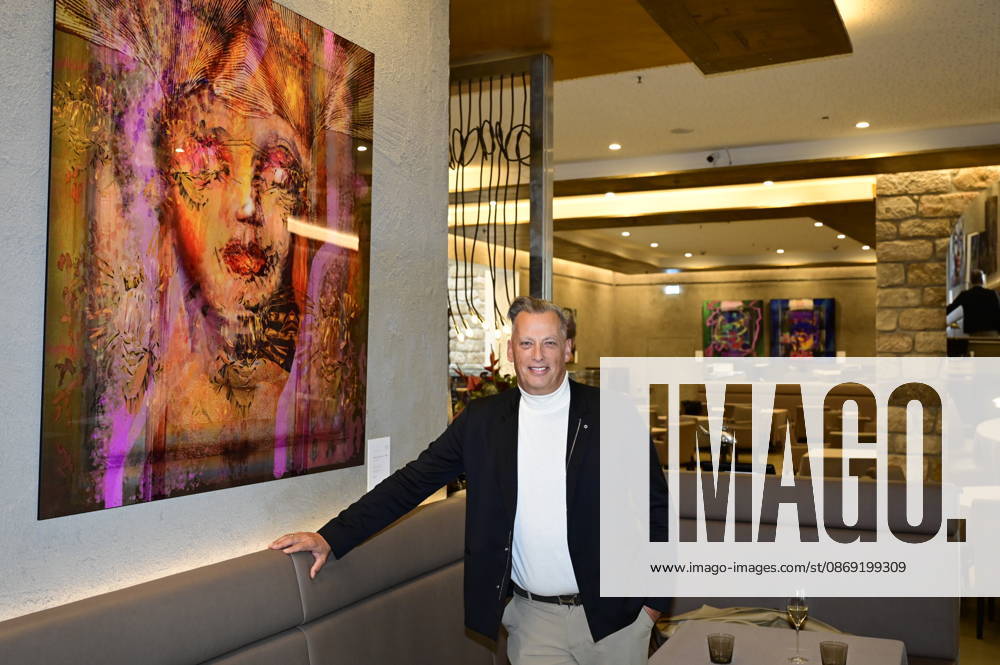 Jens Christian Wittig at the opening of the exhibition *Goldener Reigen* by Jens Christian Wittig at Kastenmeiers in the Taschenbergpalais in Dresden, Dresden