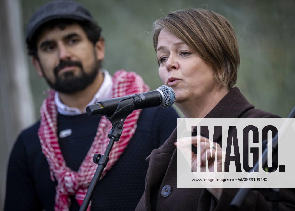 — Katrin Stjernfeldt Jammeh, chair of the Malmö City Council, spoke as the Master Narratives monument was unveiled on Sunday in Jesusparken in Malmö. Malmö’s anti-racism monument, titled Master Narratives, was created by artists Susanna Marcus Jablonski and Santiago Mostyn and consists of 168 bronze rods tha