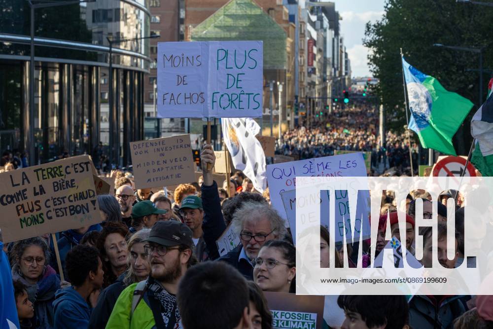 This image shows the Climate March 2026, organized by the Climate Coalition, in Brussels, on Sunday 11 October 2026. The Climate Coalition demands the federal and regional governments to stop subsidizing polluting industrial activities in Belgium and levy higher taxes on these companies. NICOLASxMAETERLINCK 189472007
