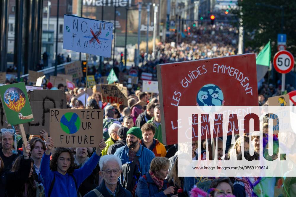 This image shows the Climate March 2026, organized by the Climate Coalition, in Brussels, on Sunday 11 October 2026. The Climate Coalition demands the federal and regional governments to stop subsidizing polluting industrial activities in Belgium and levy higher taxes on these companies. NICOLASxMAETERLINCK 189472019