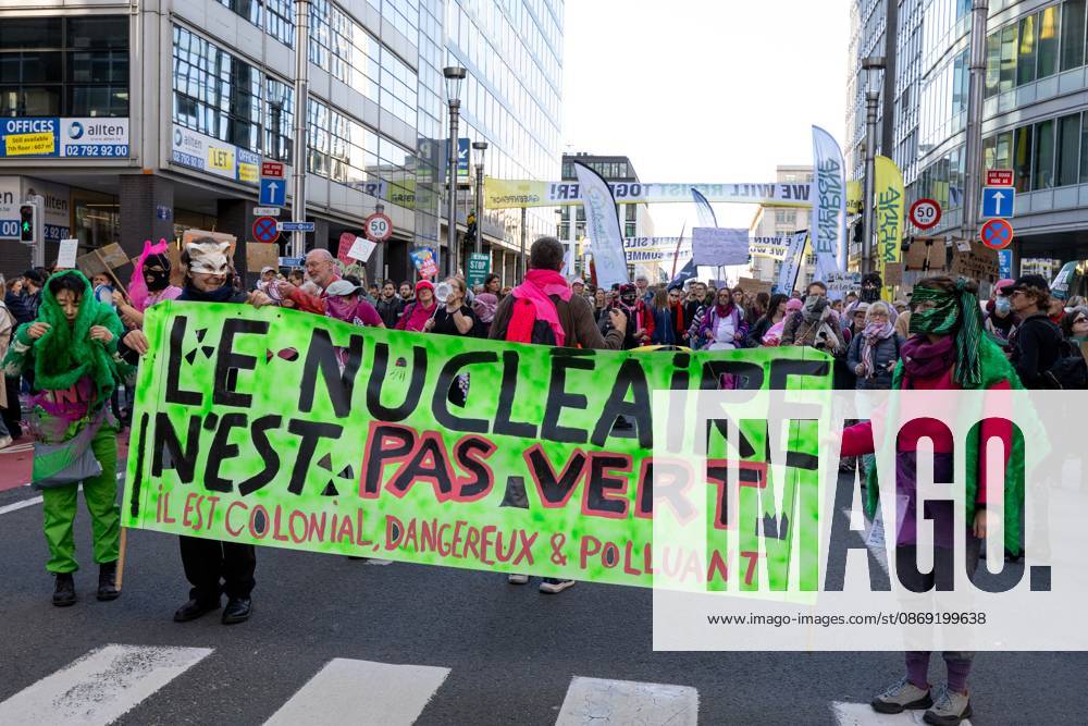 This image shows the Climate March 2026, organized by the Climate Coalition, in Brussels, on Sunday 11 October 2026. The Climate Coalition demands the federal and regional governments to stop subsidizing polluting industrial activities in Belgium and levy higher taxes on these companies. NICOLASxMAETERLINCK 189472050