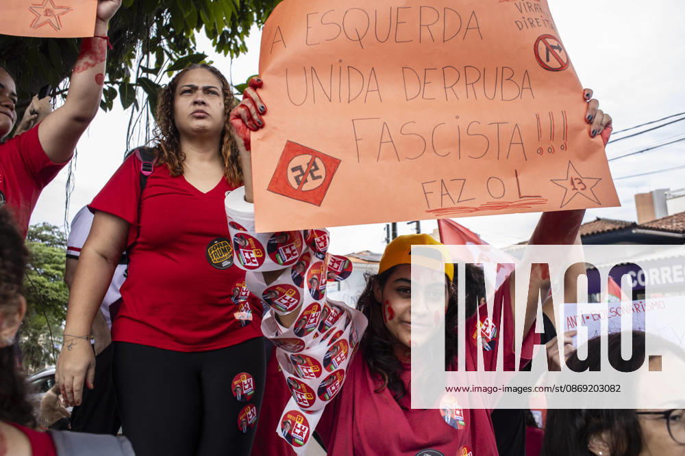 MARiLIA, SP - 11.10.2026: APOIADORES DE LULA FAZEM ATO EM MARiLIA - Supporters of presidential reelection candidate Luiz Inacio Lula da Silva held the "Act for Democracy" in the central region of Marilia, in the interior of the state of Sao Paulo, this Sunday (11). Demonstrators walked carrying flags and posters along Avenida Sampaio Vidal, the main road in the municipality, in a mobilization aimed at the second round campaign of the 2026 Elections. x3029132x AlfxRibeiro