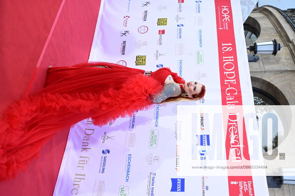 Lyn Künstner at the 18th Hope Gala 2026 at the Schauspielhaus Dresden