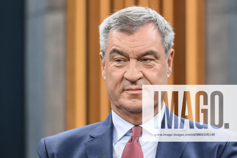 Pictured, from left: Markus Söder, Minister-President of Bavaria, CSU, GER; Berlin, studio; guest on Caren Miosga’s political talk show, TV program, Das Erste, from Studio 20 in Berlin-Adlershof, Topic: How will the government get out of the crisis, Mr. Söder, October 11, 2026,