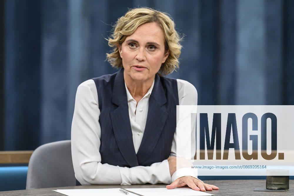 Pictured, from left: Caren Miosga, GER, Berlin, studio, guest on Caren Miosga’s show, political talk show, TV, program, Das Erste, from Studio 20 in Berlin-Adlershof, topic: How Will the Government Get Out of the Crisis, Mr. Söder? October 11, 2026,