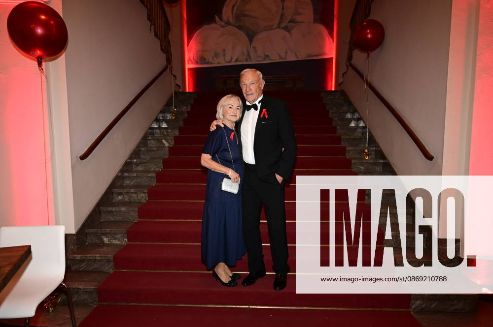 Eduard Geyer with his wife, Angelika Geyer, at the 18 Hope Gala 2026 at the Schauspielhaus Dresden