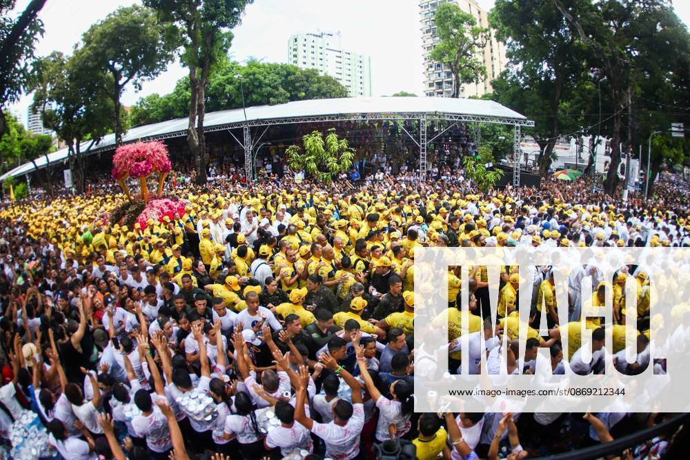 Ciro de Nazare in Bethlehem Belem (PA), 11 10 2026 - devotion Cirio de Nazare - The Cirio de Nazare procession gathers a multitude and ends after 5 hours of sacrifice and faith from the pilgrims in Belem, this Sunday, October 11, 2026.(Foto: Igor Mota Thenews2 imago images) Ciro de Nazare in Bethlehem