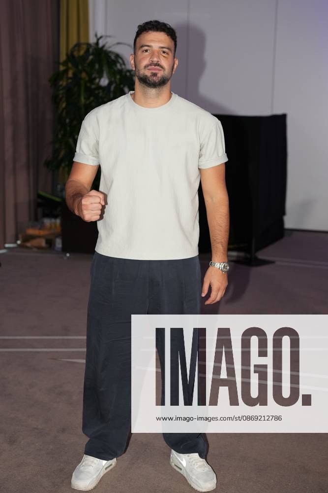 Fame Fighting 2026 Press Conference: Yasin Cilingir at the press conference for the fourth edition of Fame Fighting Celebrity Boxing on October 11, 2026, at the Atlantic Hotel in Essen, North Rhine-Westphalia