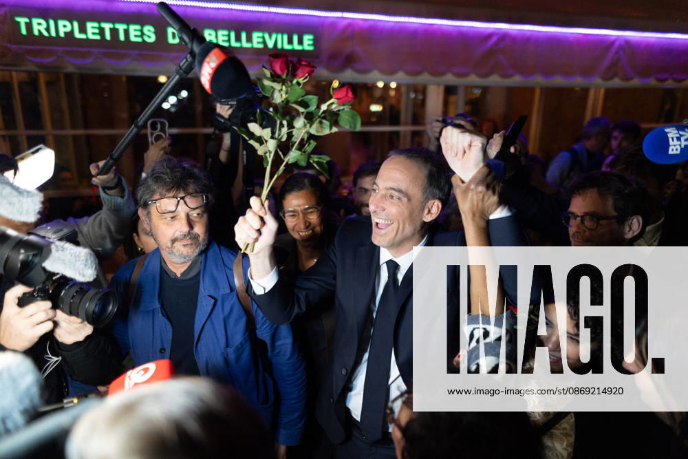Raphael Glucksmann celebrates with his supporters after winning the Socialist and Democratic Left primary - Paris Candidate in the Socialist (PS) and centre-left Place Publique (PP) parties primary Raphael Glucksmann holds a red rose as he meets his campaign team and supports at the bar la Cantine de Belleville as Raphael Glucksmann winning the primary organized by the Socialist Party, Place Publique (PP), and the Republican and Socialist Left, ahead of France s 2027 presidential election, in Paris on October 11, 2026. Photo by Raphael Lafargue ABACAPRESS.COM Paris France