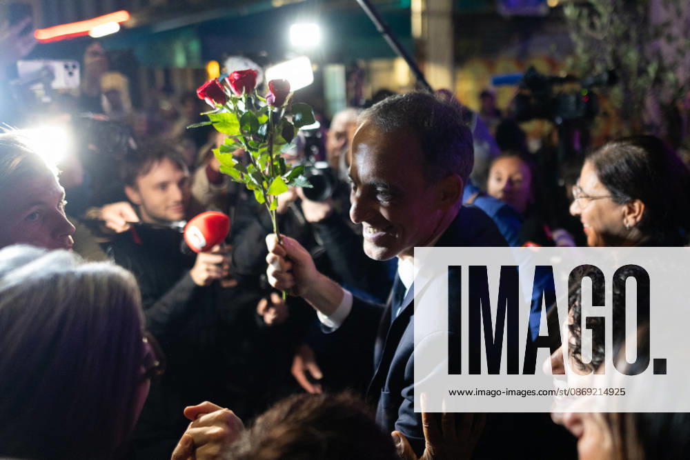 Raphael Glucksmann celebrates with his supporters after winning the Socialist and Democratic Left primary - Paris Candidate in the Socialist (PS) and centre-left Place Publique (PP) parties primary Raphael Glucksmann holds a red rose as he meets his campaign team and supports at the bar la Cantine de Belleville as Raphael Glucksmann winning the primary organized by the Socialist Party, Place Publique (PP), and the Republican and Socialist Left, ahead of France s 2027 presidential election, in Paris on October 11, 2026. Photo by Raphael Lafargue ABACAPRESS.COM Paris France
