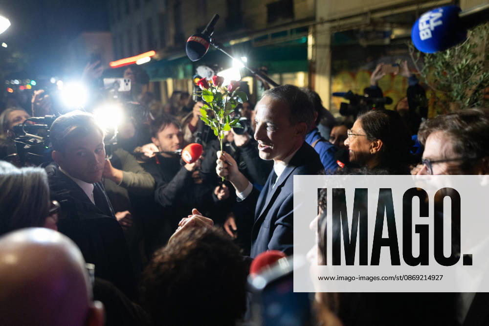 Raphael Glucksmann celebrates with his supporters after winning the Socialist and Democratic Left primary - Paris Candidate in the Socialist (PS) and centre-left Place Publique (PP) parties primary Raphael Glucksmann holds a red rose as he meets his campaign team and supports at the bar la Cantine de Belleville as Raphael Glucksmann winning the primary organized by the Socialist Party, Place Publique (PP), and the Republican and Socialist Left, ahead of France s 2027 presidential election, in Paris on October 11, 2026. Photo by Raphael Lafargue ABACAPRESS.COM Paris France